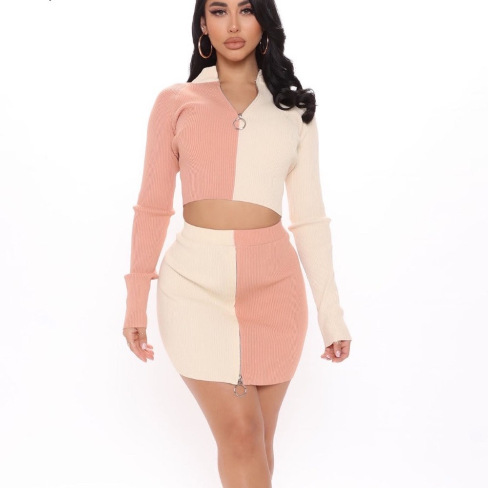 Classy two tone pink Jackie Kennedy 2 piece set.